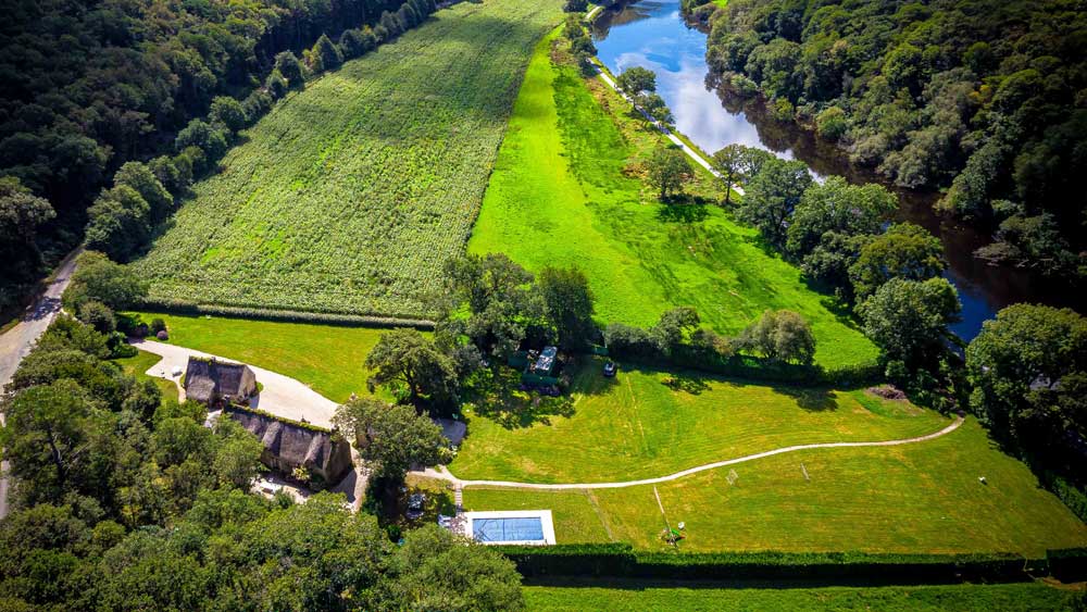 Luxury family accommodation in Brittany, from above, including the River Blavet